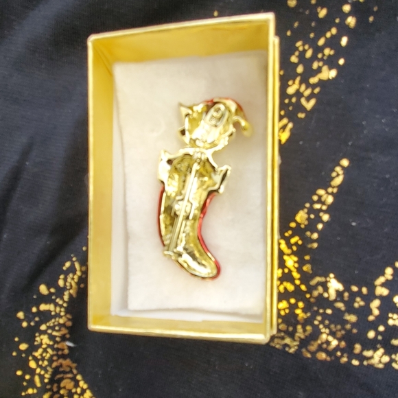 Pin - Picture 2 of 2